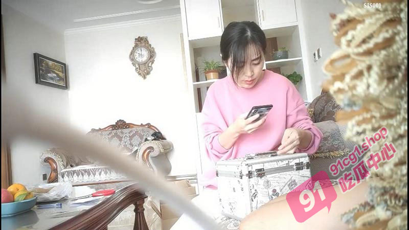 【你负责干活 我负责干你】 美少妇露出下体打扫卫生边做饭边操穴 男人挡不住猛力不停操穴尽情释放享受