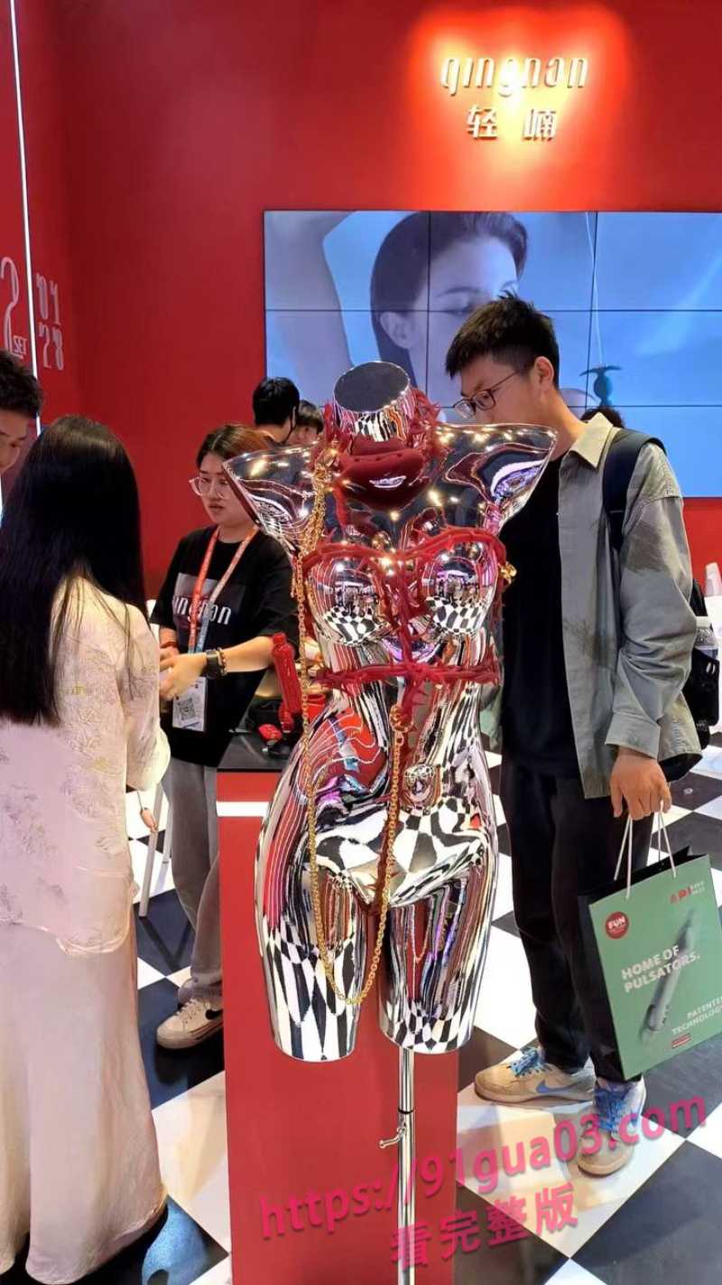 上海高端仿真女伴亮相 外观媲美真人 宅男直呼恋爱感拉满！