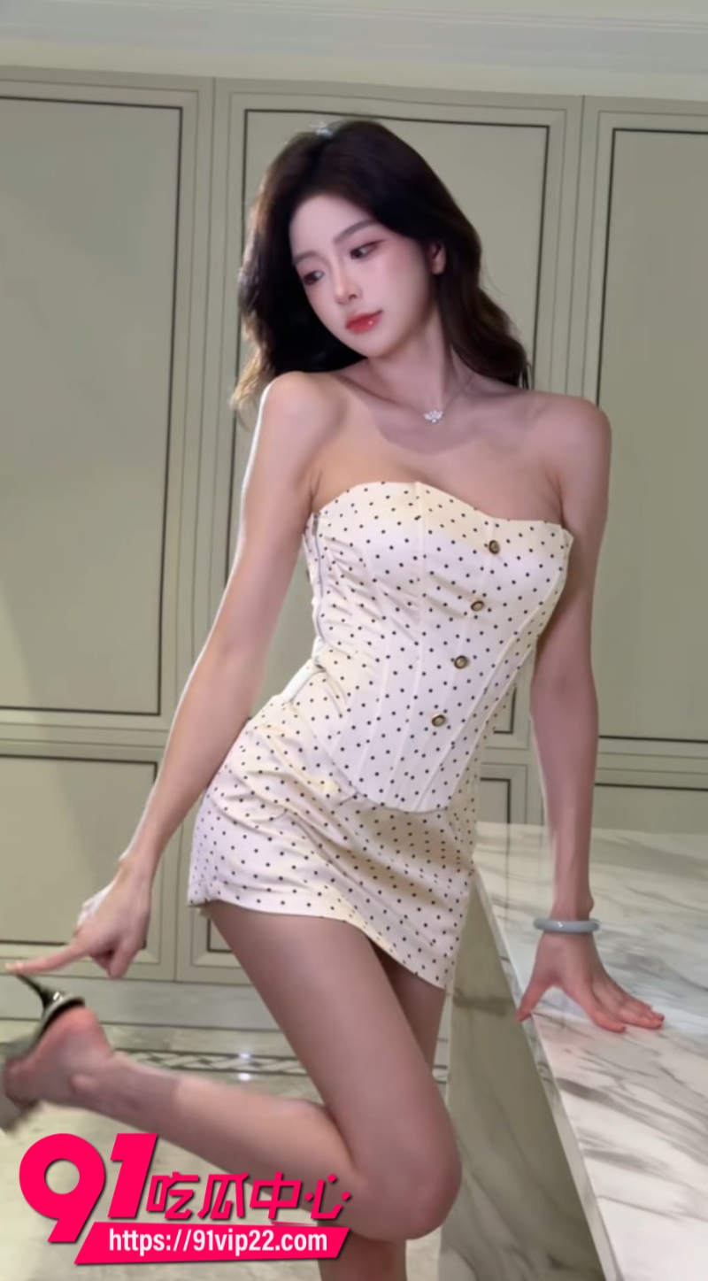卢本伟牛逼！五五开闪婚女网红巴旦木公主两人在网上高调晒结婚证引来众多网友祝福9