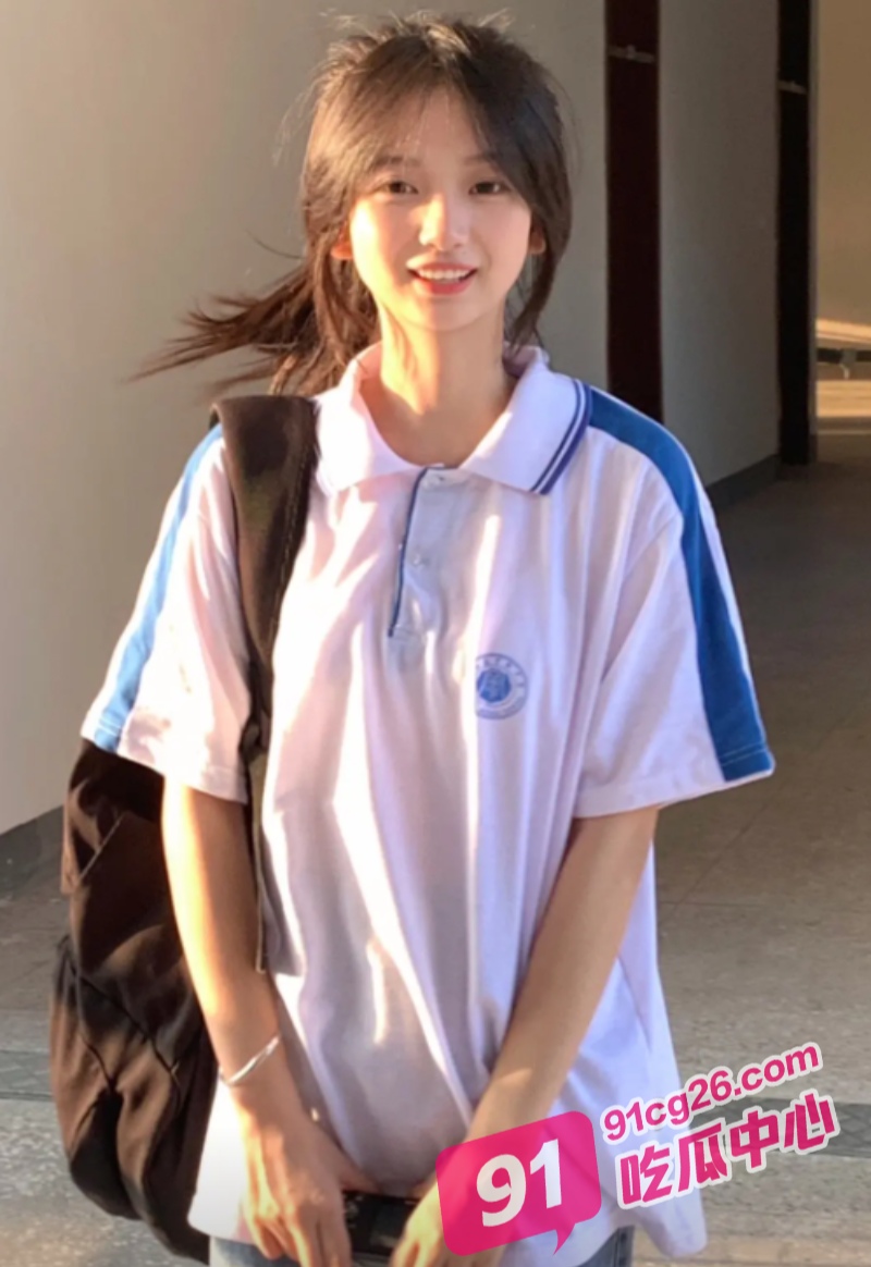 父女乱伦之和女儿的缠绵 途中她闺蜜打电话过来 惊险又刺激!