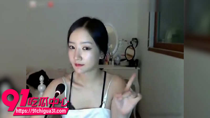 韩国女网黄朴妮唛在线直播大秀2 韩国女网黄朴妮唛在线直播大秀2