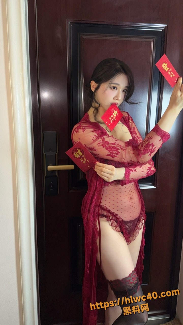 虎牙主播 轩子巨2兔 情趣写真福利放送 火红情趣装热烈又迷人