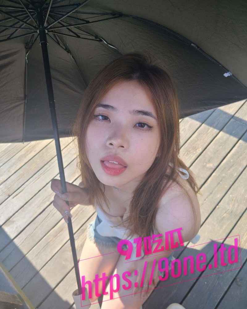 南京邮电大学李琦玉 揭开清纯女大的遮羞布 酒店被调教颜射！