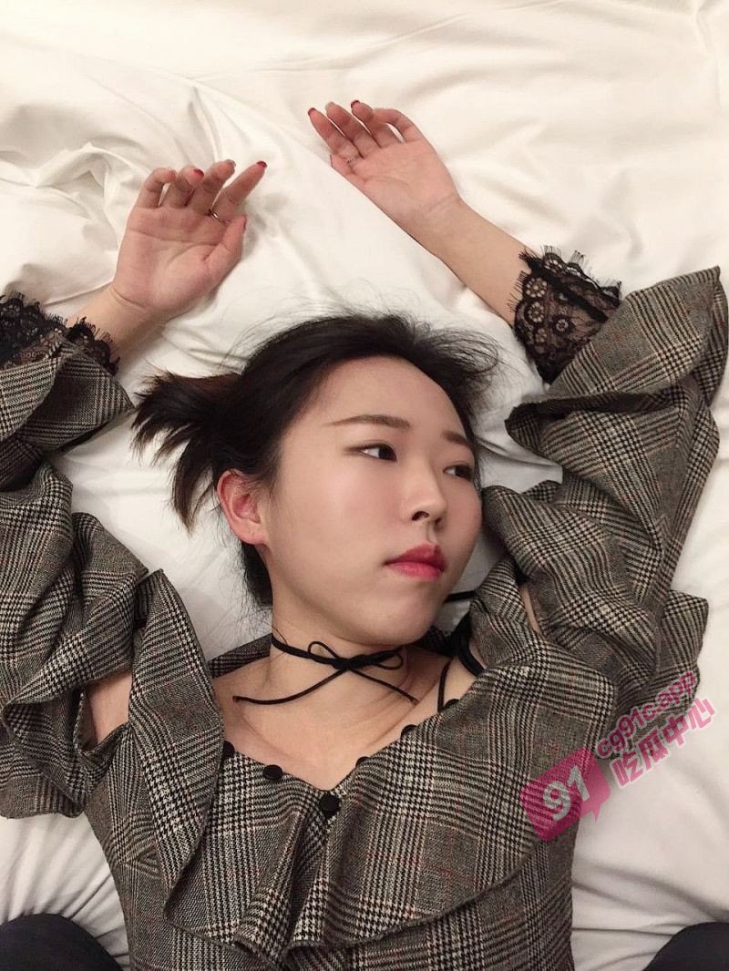迷奸下药良家妹～猪头下药迷翻良家小姐 带到酒店花式爆操 死猪一般各种刺激玩弄！
