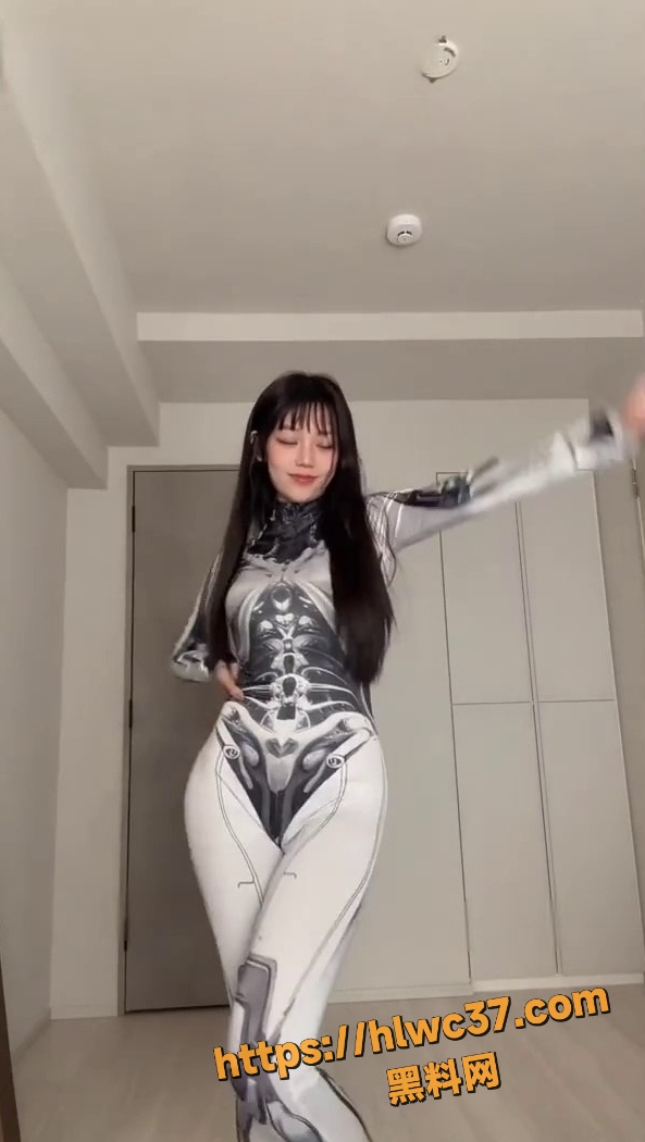 推特巨乳福利姬 Yummy707 最新付费资源 紧身衣扭腰撩发性感裸舞