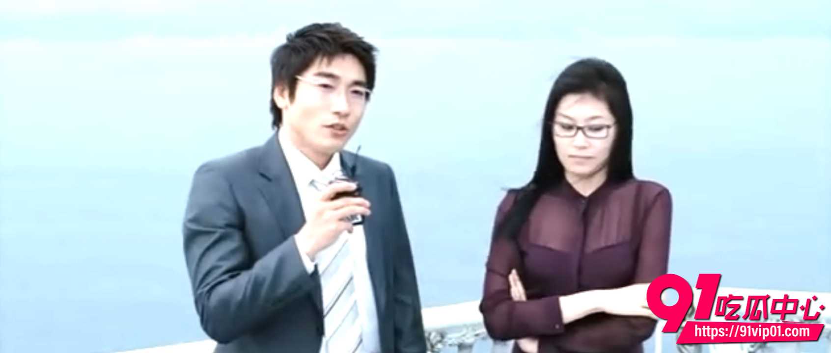 韩国三级片女教授的隐秘魅力 女教授恩淑隐秘魅力大爆发 跟制作人漫画家玩火辣暧昧