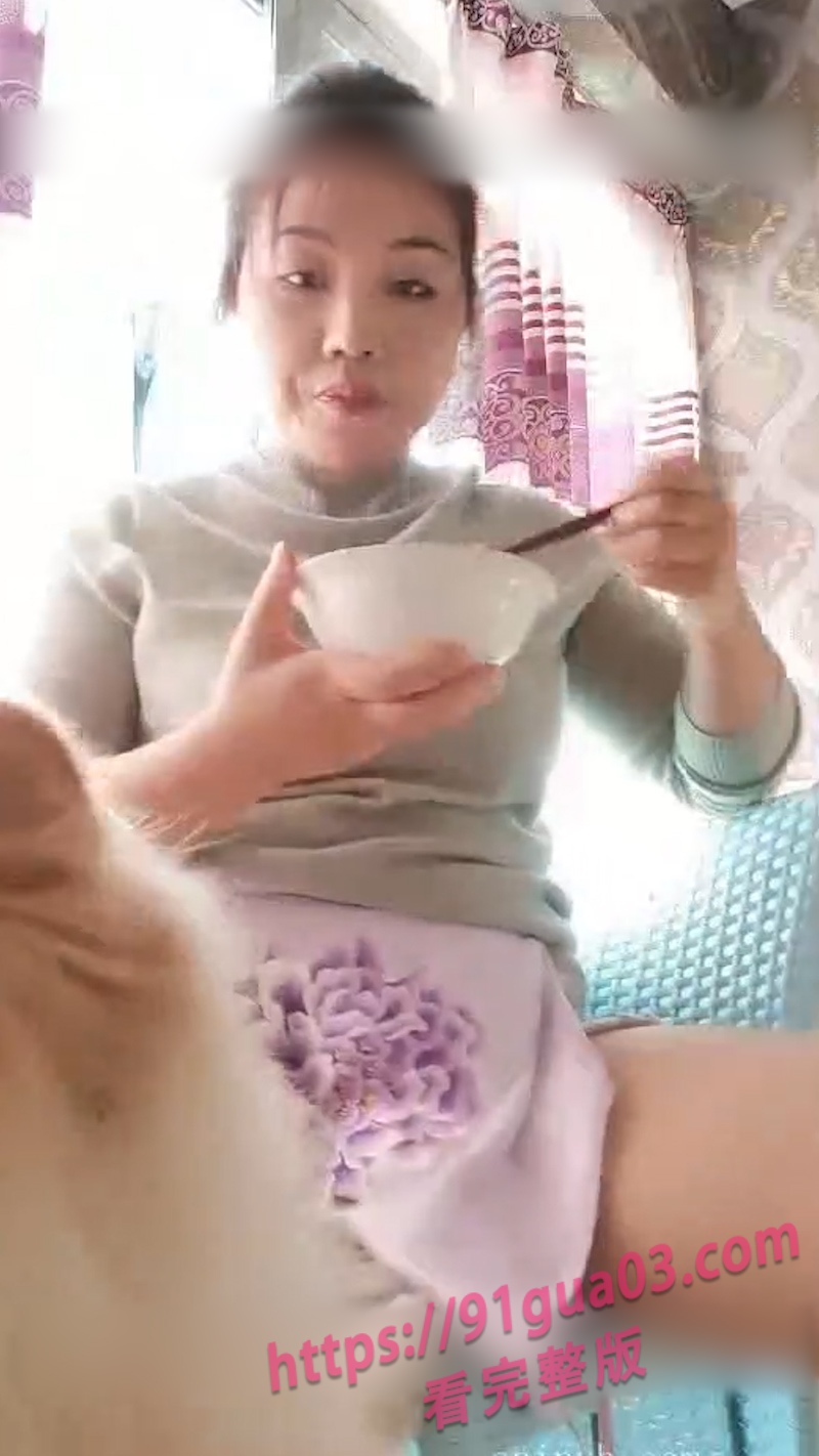 人气小奶猫演绎古风禁欲戏码 眼神太撩让人失守！ 配图3