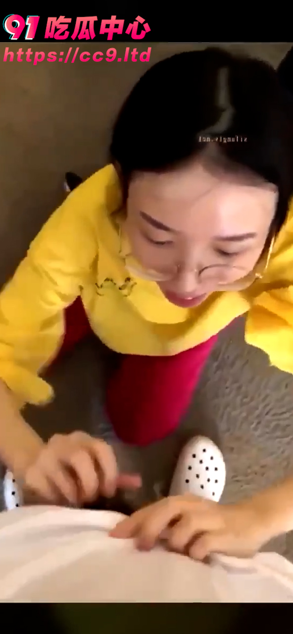 英语老师这么反差吗? 前后变脸如此之大 “老公我错了 我再也不吃别人鸡巴了”