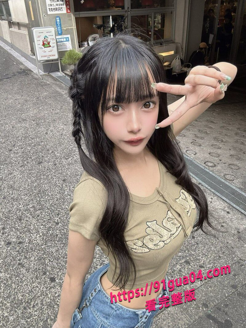 美艳人妻厕所诱惑儿子05