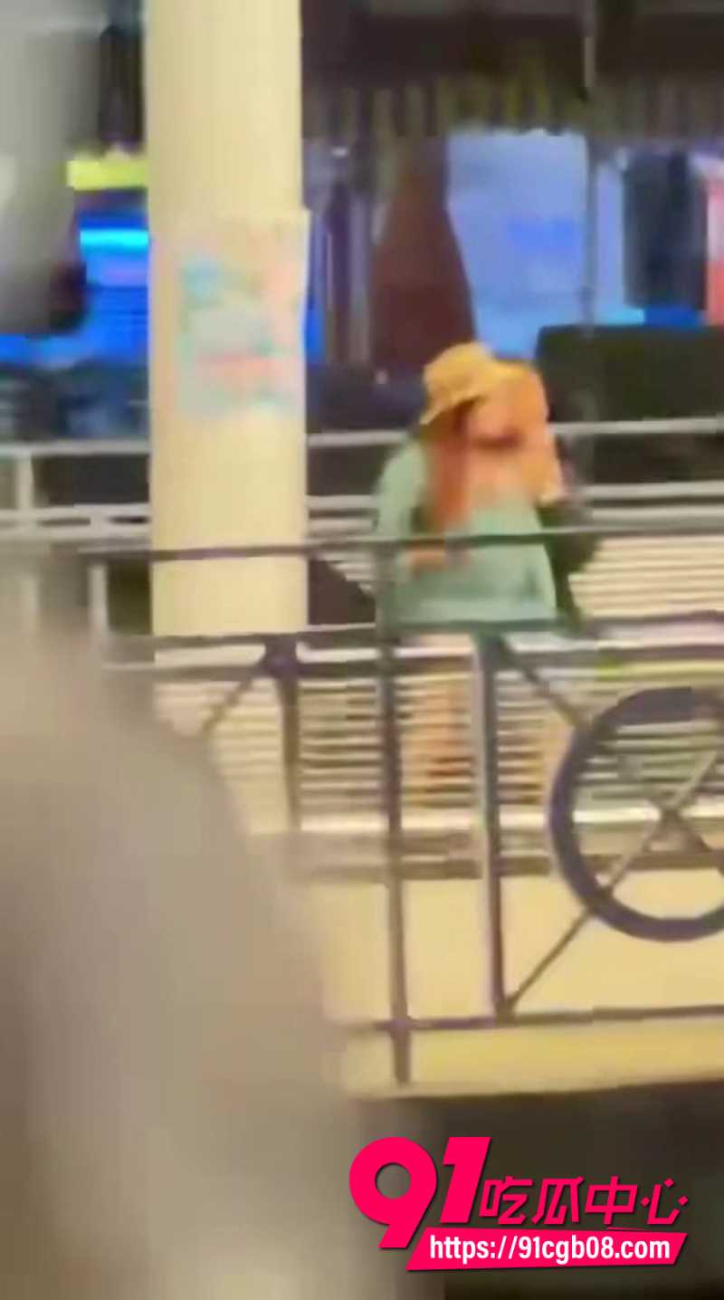 香港长洲码头惊现六旬男女上演活春宫7 香港长洲码头惊现六旬男女上演活春宫7