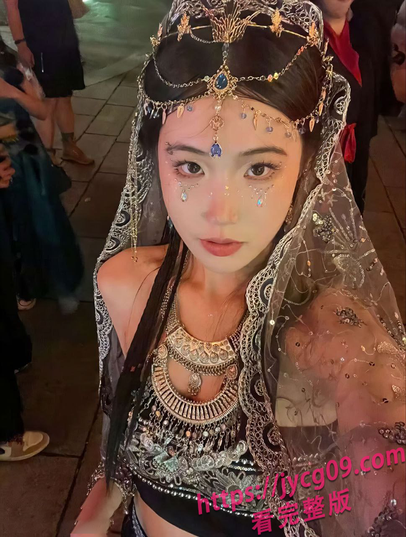 湖南长沙乖巧幼师 私下竟如此主动撩人！画面疯传 配图