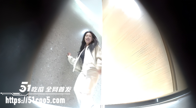 夜总会女厕全景偷拍 1 夜总会女厕全景偷拍 1