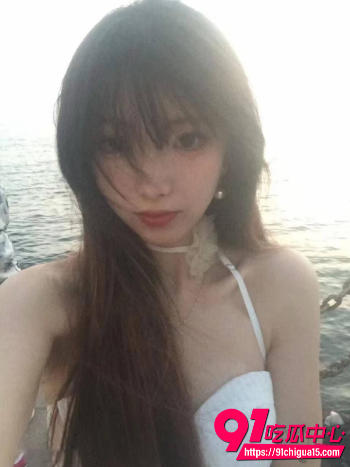 武汉大学校花杨诗慧真实露脸 第一视角性爱 甜美长腿女神床上狂野全开