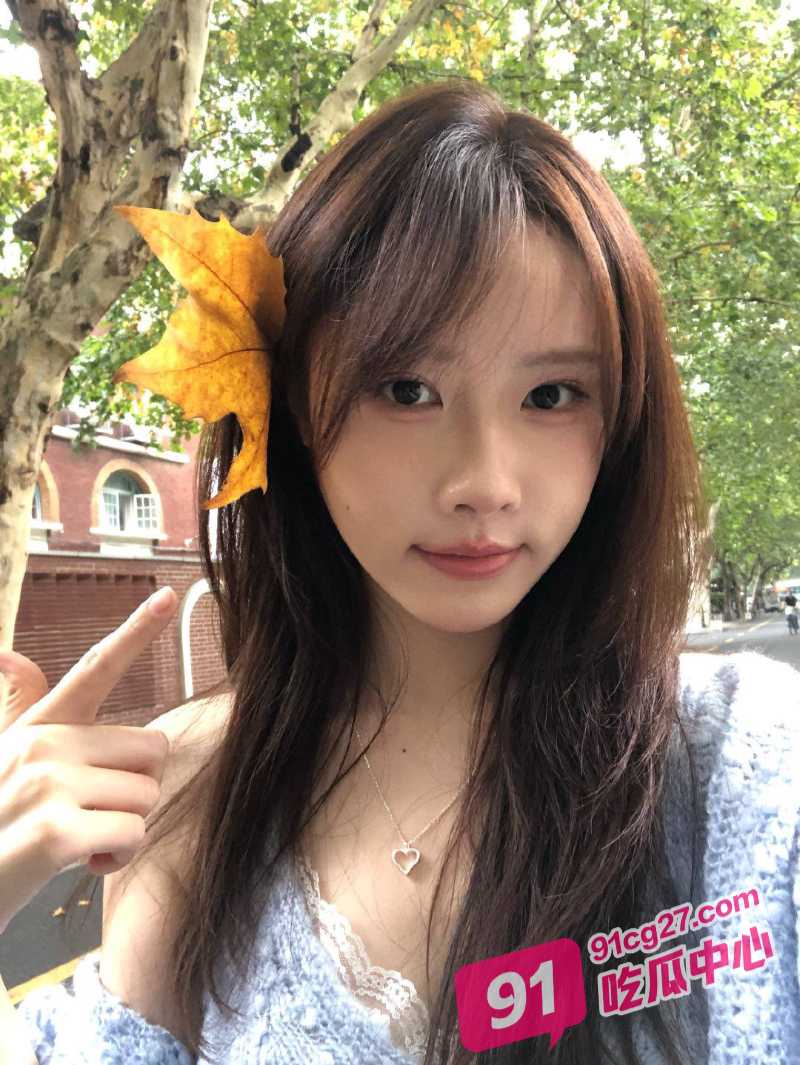 东华大学王依依 校园女神被校外丑男PUA 白月光秒变公交车！