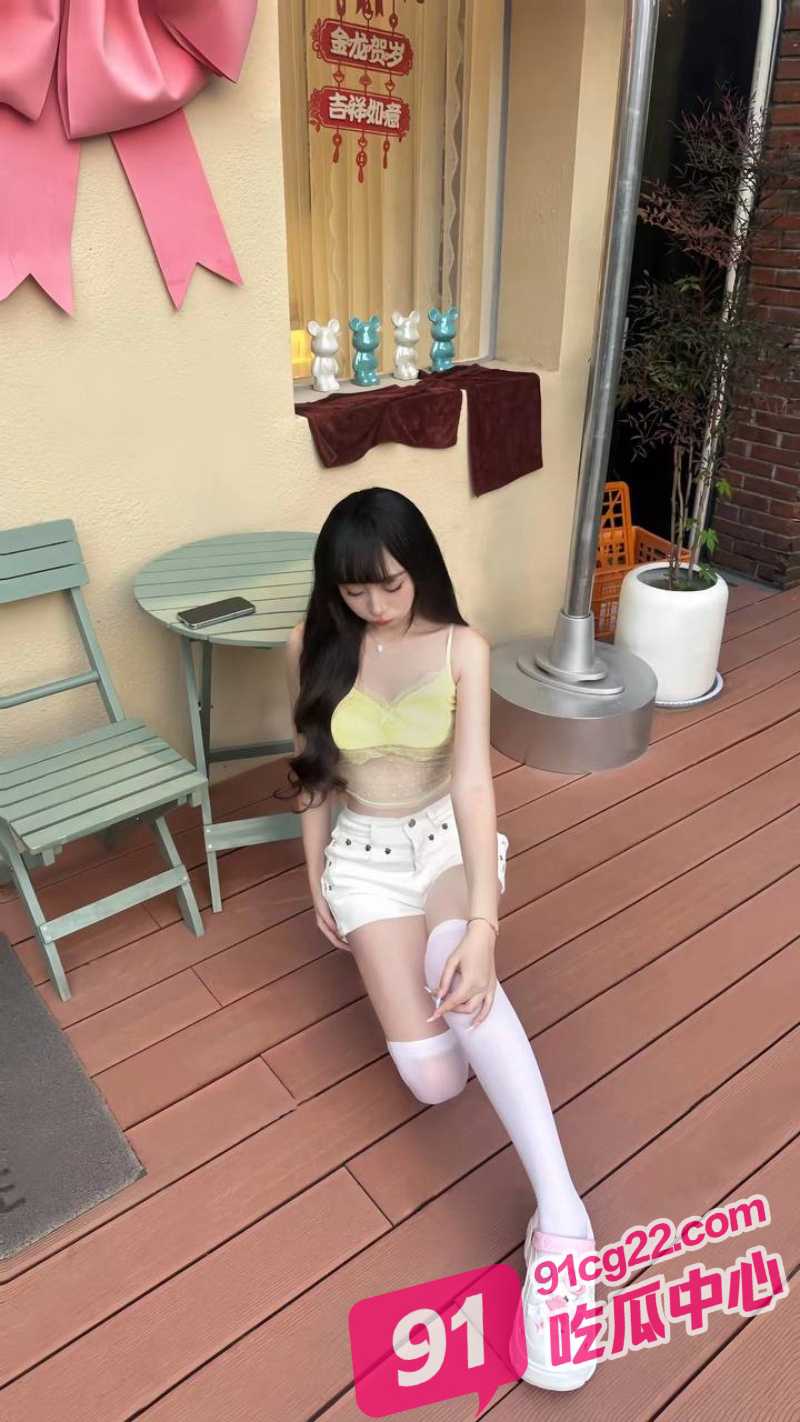 国庆约炮特辑 成都中医大学妹背着男友约炮 白嫩蜜桃臀骑乘榨精！