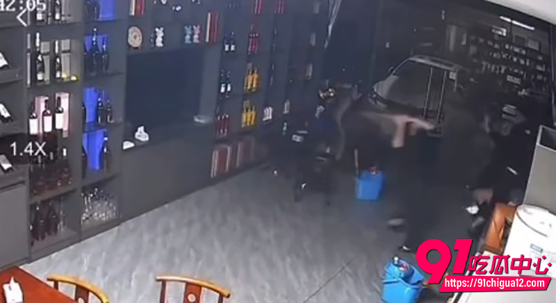 男女在店里偷情 3