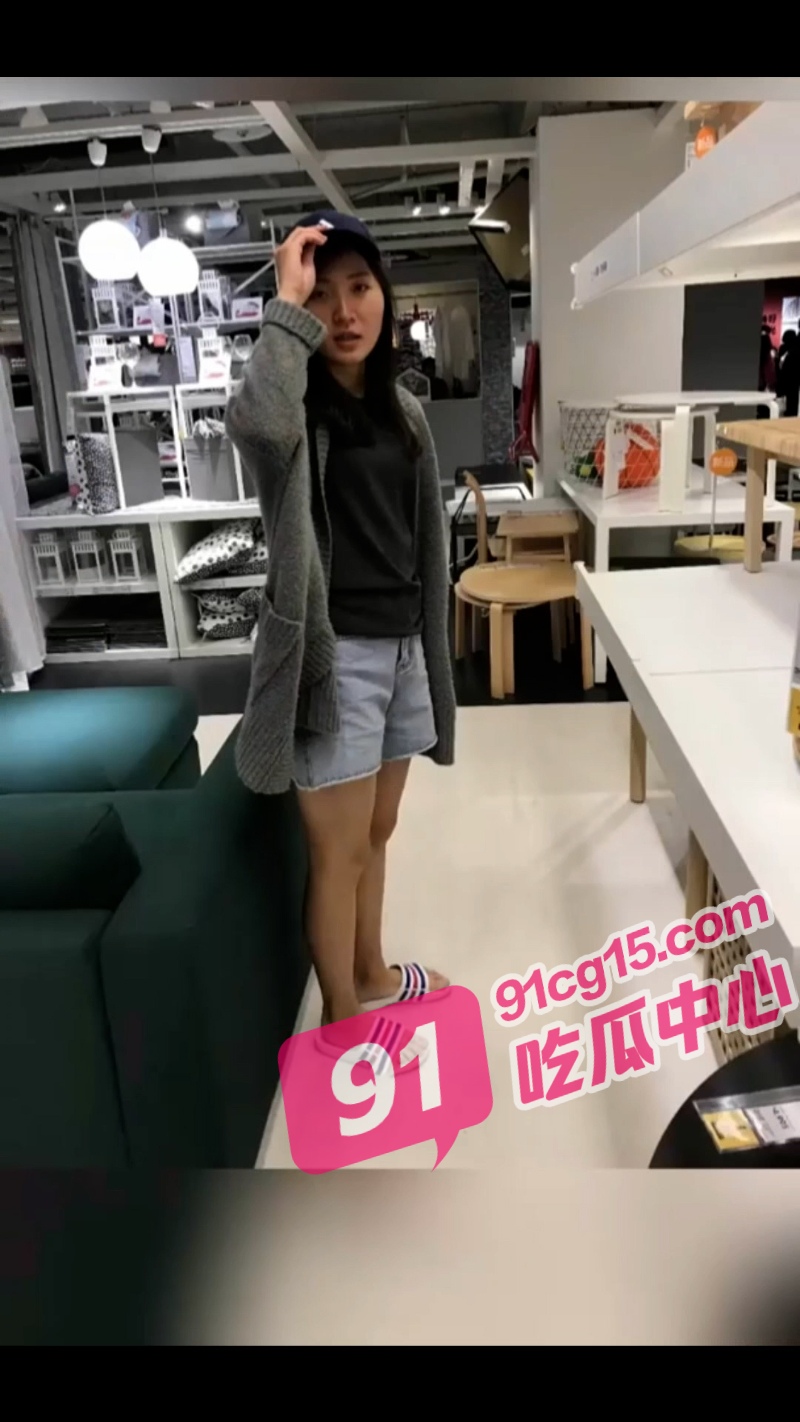 辽宁19岁弟弟与28岁姐姐乱伦 姐姐被扒出 竟是沈阳第三小学老师杨婷婷！