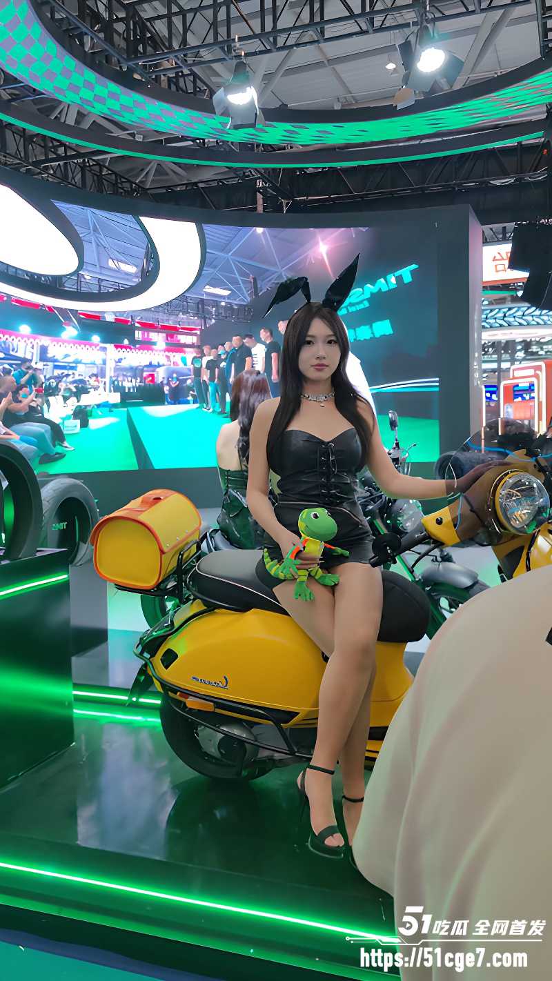 摩托车展抄底极品车模 2
