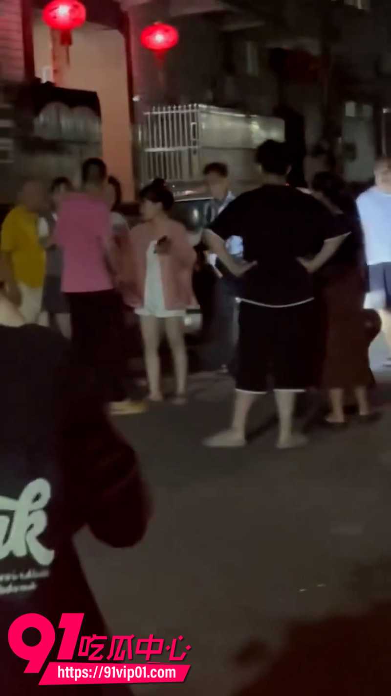 揭阳仙桥三立幼儿园女幼师勾引股东偷情被老公当场抓包暴打1.1