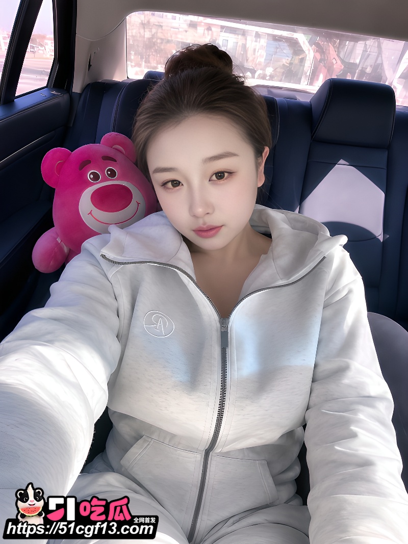 成都嫩妹 钟予希 性爱视频遭男友泄密 足交口交推肆意挑逗 后入爆操浪叫震天！