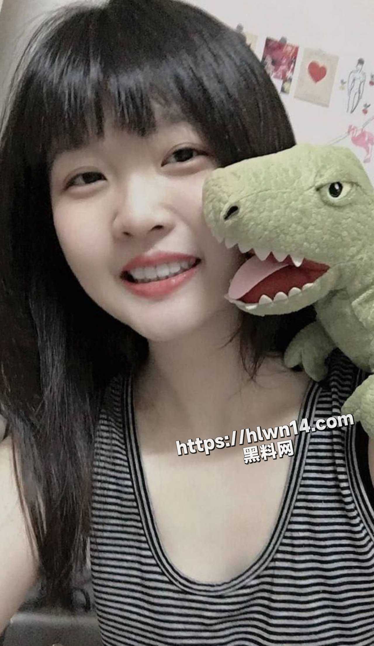 黑料大赛 白富美 绝美颜值的白富美们 私下欲求不满骚的要命 高颜值富家千金的母狗一面！