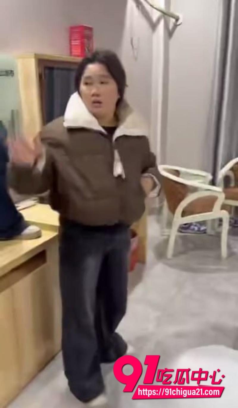 潮汕抓奸现场直击视频3