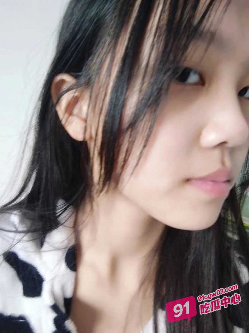 广西大二学妹金主定制调教视图泄密 居家展示骚穴等待肉棒插入 房间充斥着满满淫荡气息！ 配图2
