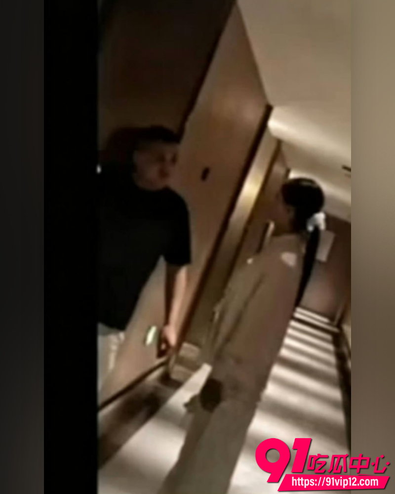快手7000万粉情感博主清河李哥人设崩塌 与旗下女主播东方雪酒店开房视频被偷拍 尺度惊人！