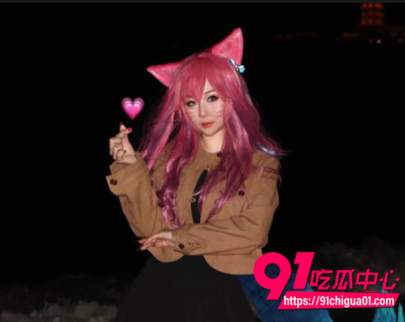 山东烟台某老师网盘泄密 原本是COS圈的清纯女神 却背着老公和网友约炮！