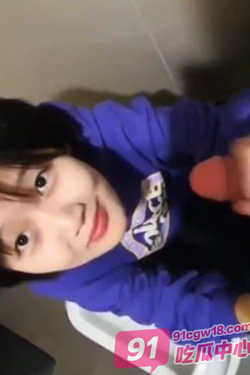 安阳师范学院林丹丹 趁舍友回家跟男友在寝室做爱 小小年轻都这么饥渴吗？ 配图3