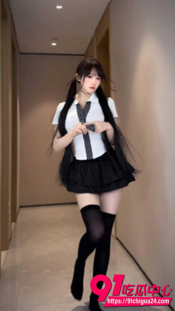 黑丝红裙兔女郎制服诱惑10