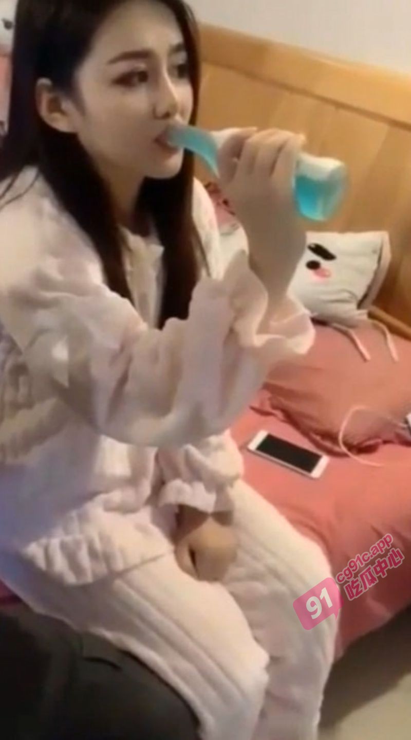 迷奸小姨子～趁妻子出差 在汽水里下药给清纯小姨子 迷晕后强制中出！