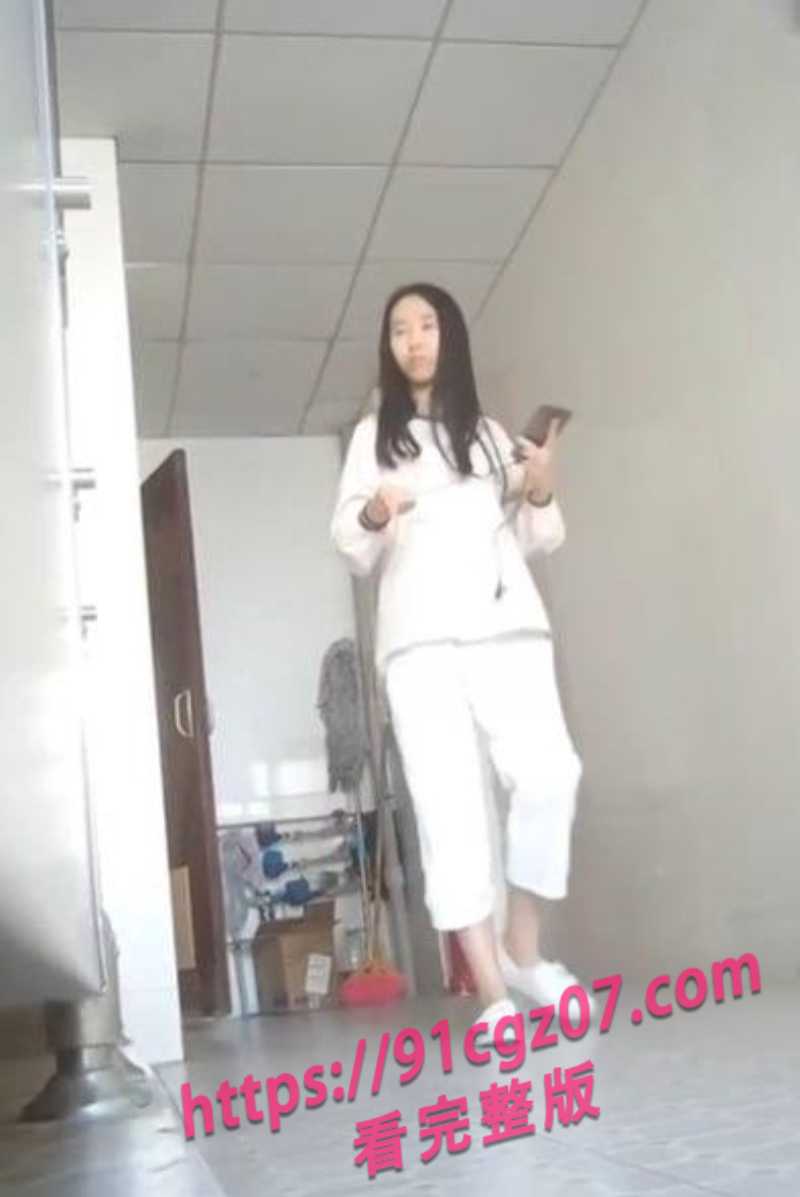女同事在厕所自慰2素材水印版 女同事在厕所自慰2素材水印版
