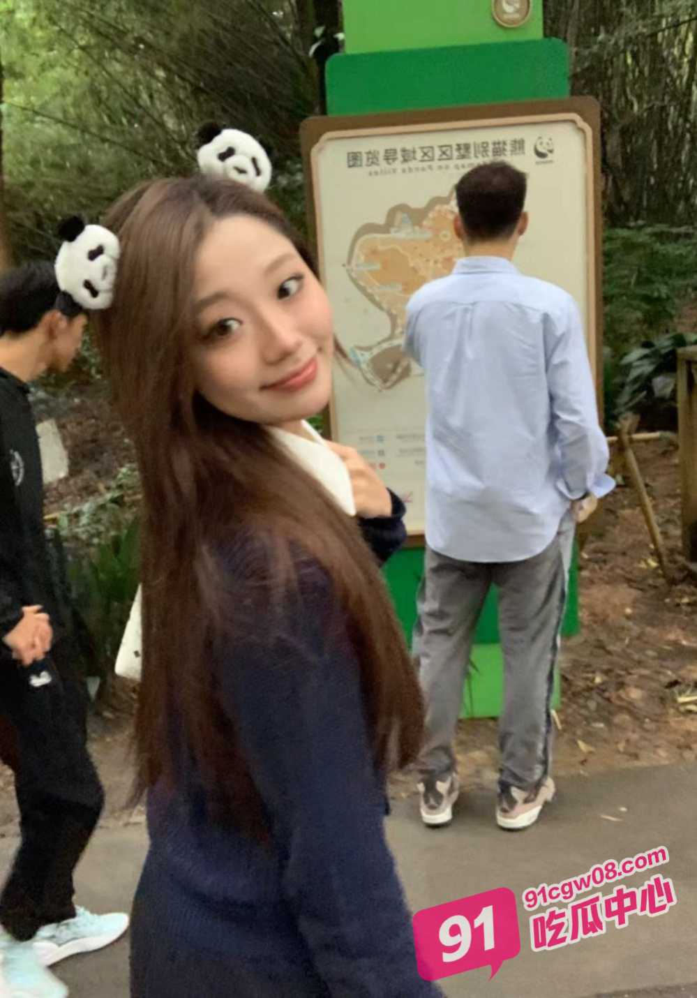 黑客破解无码 在校学生妹Myfans兼职下海 用身体款待金主 嫩美肉穴被巨棍无情惩戒