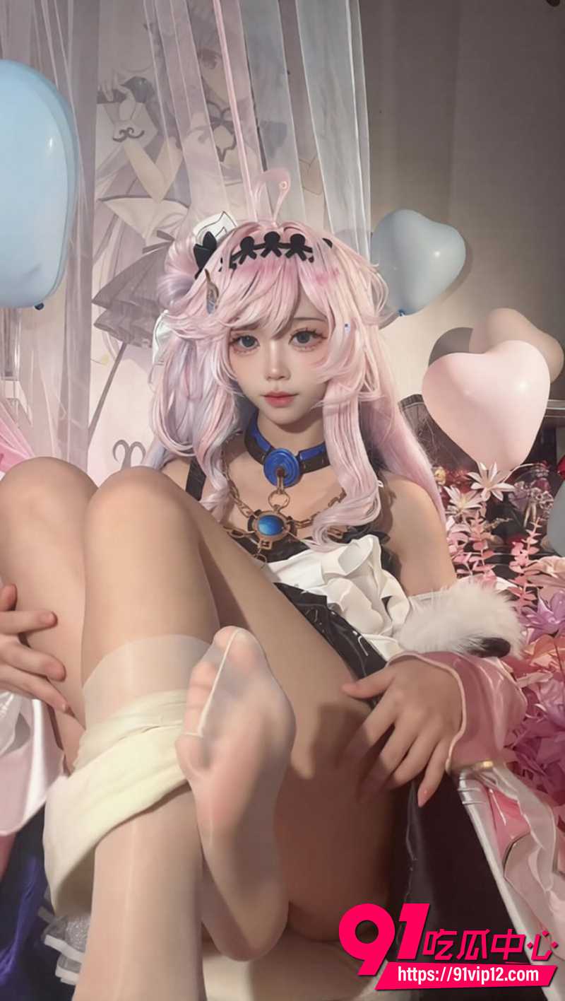 推特足控福利姬白栎Shirly与达妮娅 白丝玉足cosplay模拟足交性爱挑逗 粉毛小恶魔脚底撩人到爆！