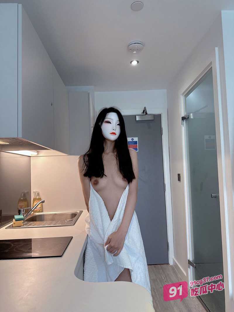 推特纯欲天花板 长腿黑丝展示诱人身材 在线让你口水直流！ 配图