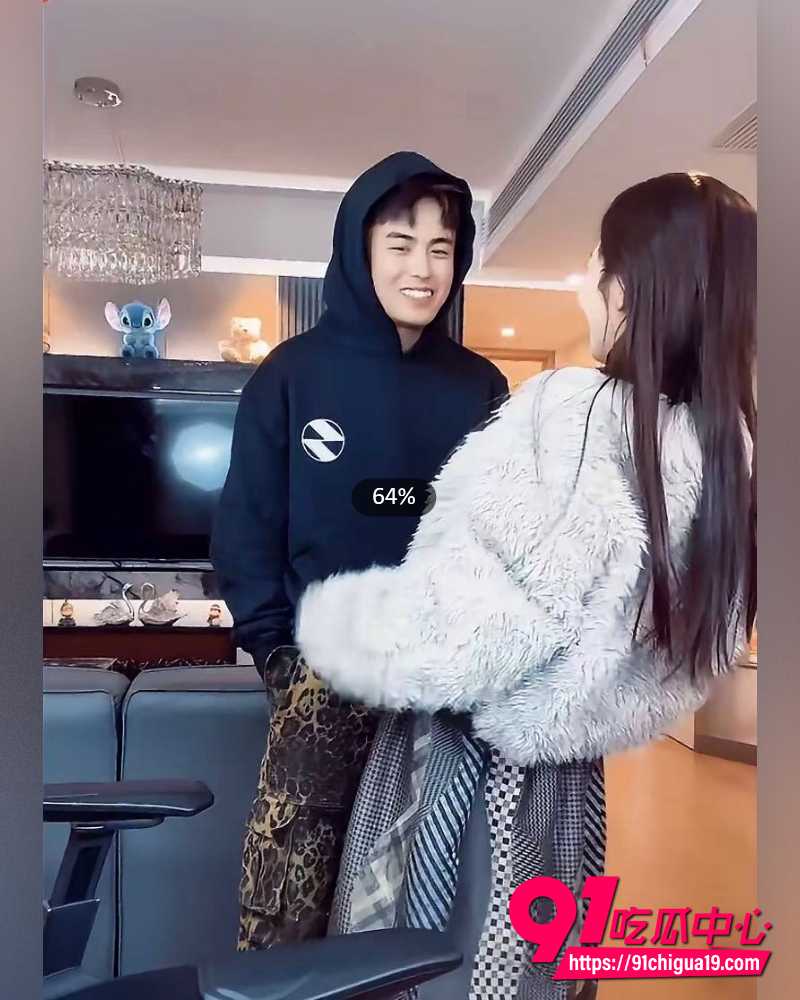 快手网红牌晓亮陪睡大姐 9