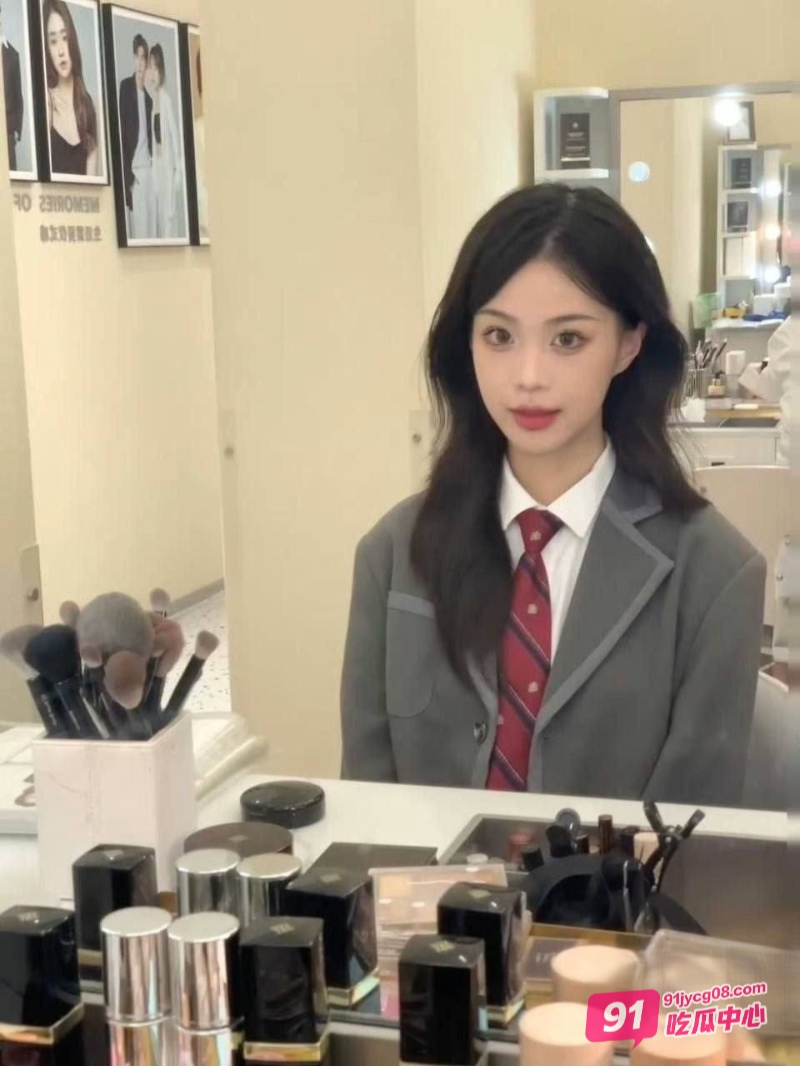 广西艺术学院邓乐颖 女神变精盆背德玩法大揭秘！ 配图3