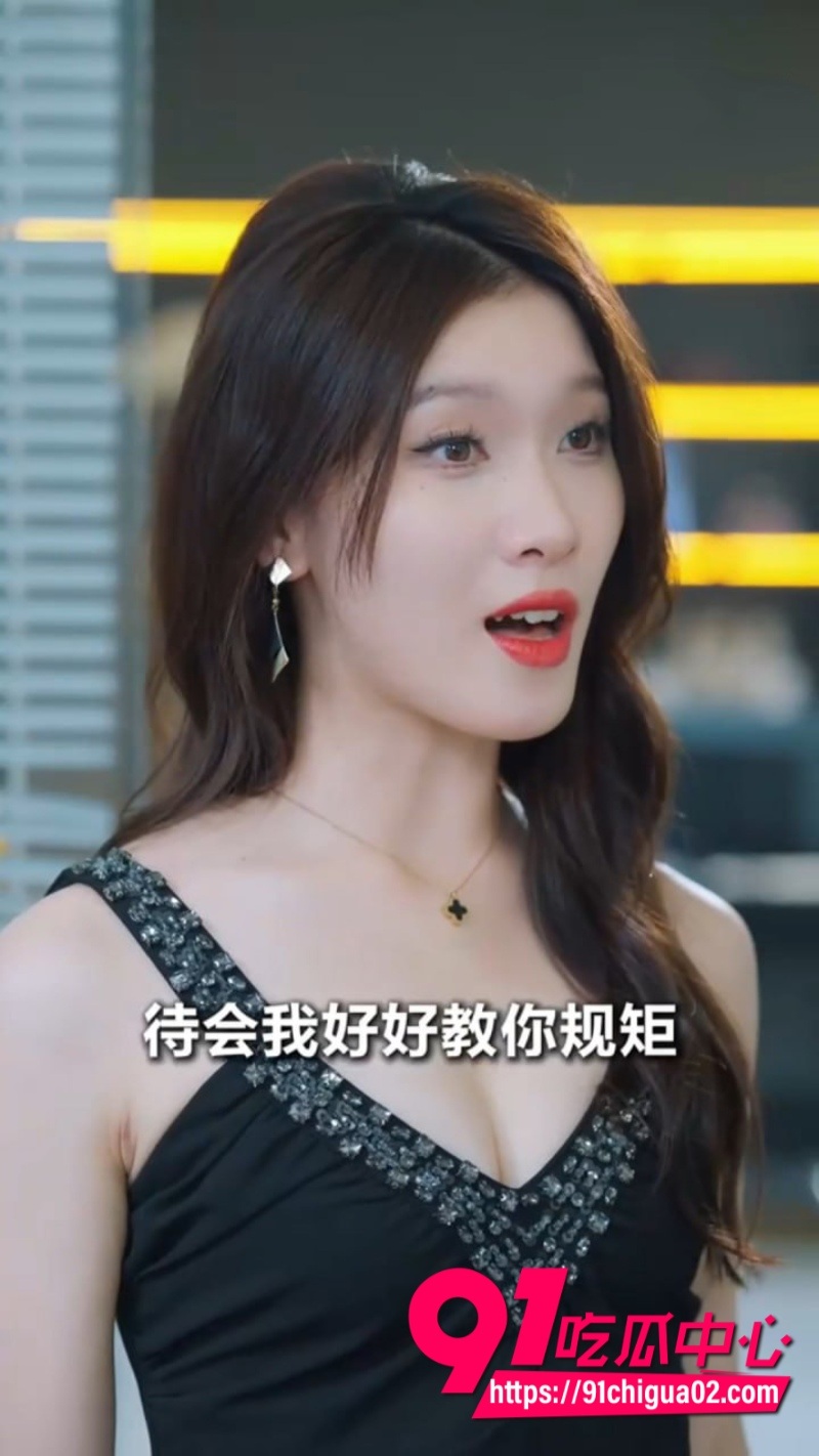 最新擦边短剧 家的诱惑 姐妹两争抢一个男人6 最新擦边短剧 家的诱惑 姐妹两争抢一个男人6