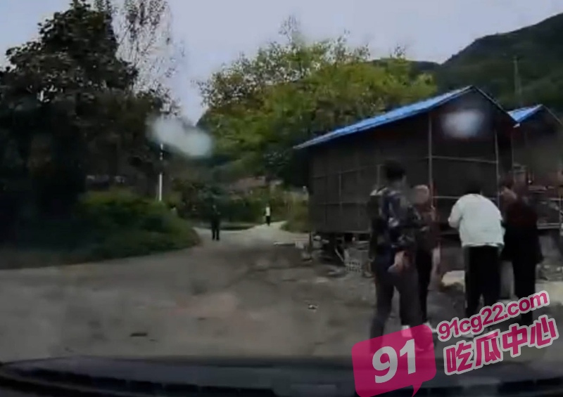 东北雨姐 红薯粉条事件 粉丝上门维权遭围殴 打人视频及录音曝光