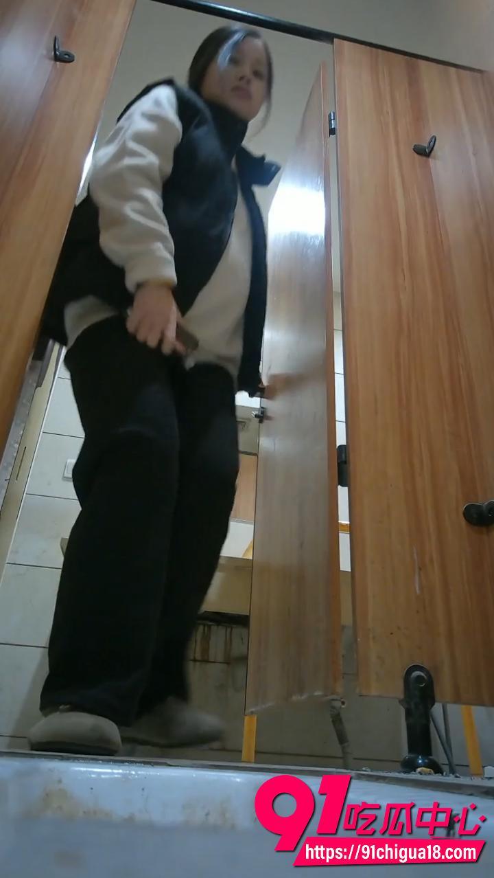商场女厕高清摄像头全景后拍2