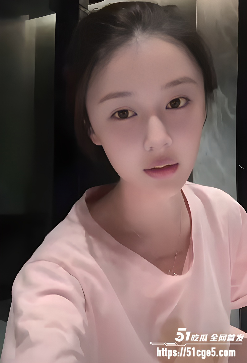 绝美网红主播真空走光合集 8
