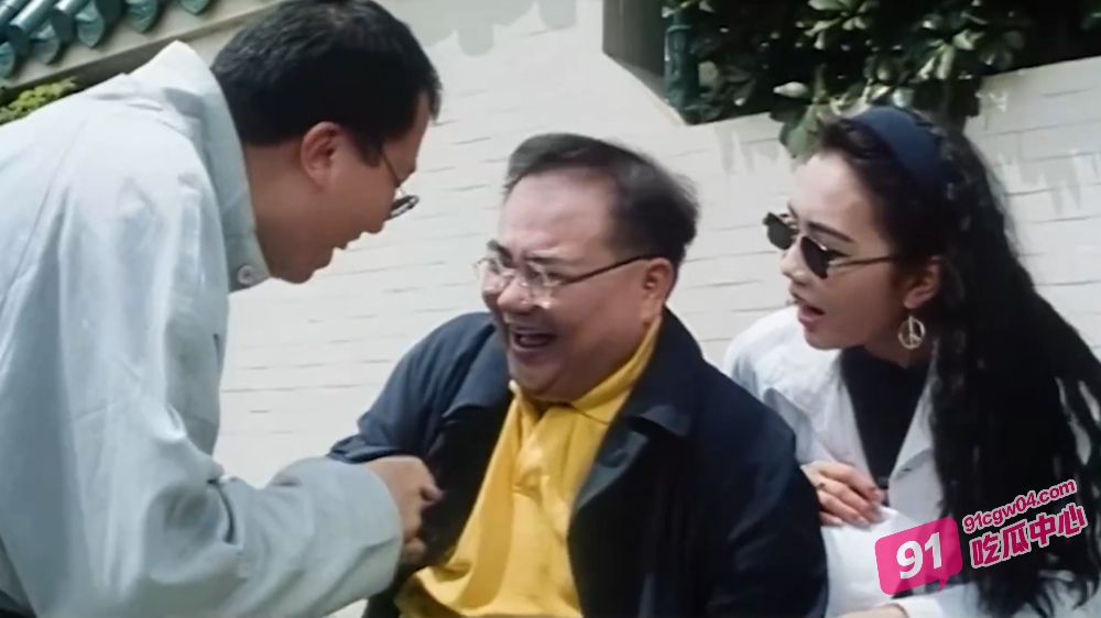 香港早期经典三级片：性感警花黑帮卧底 为获信任献身多人 香艳美乳魅惑肏穴叫得骨头都酥了 配图5