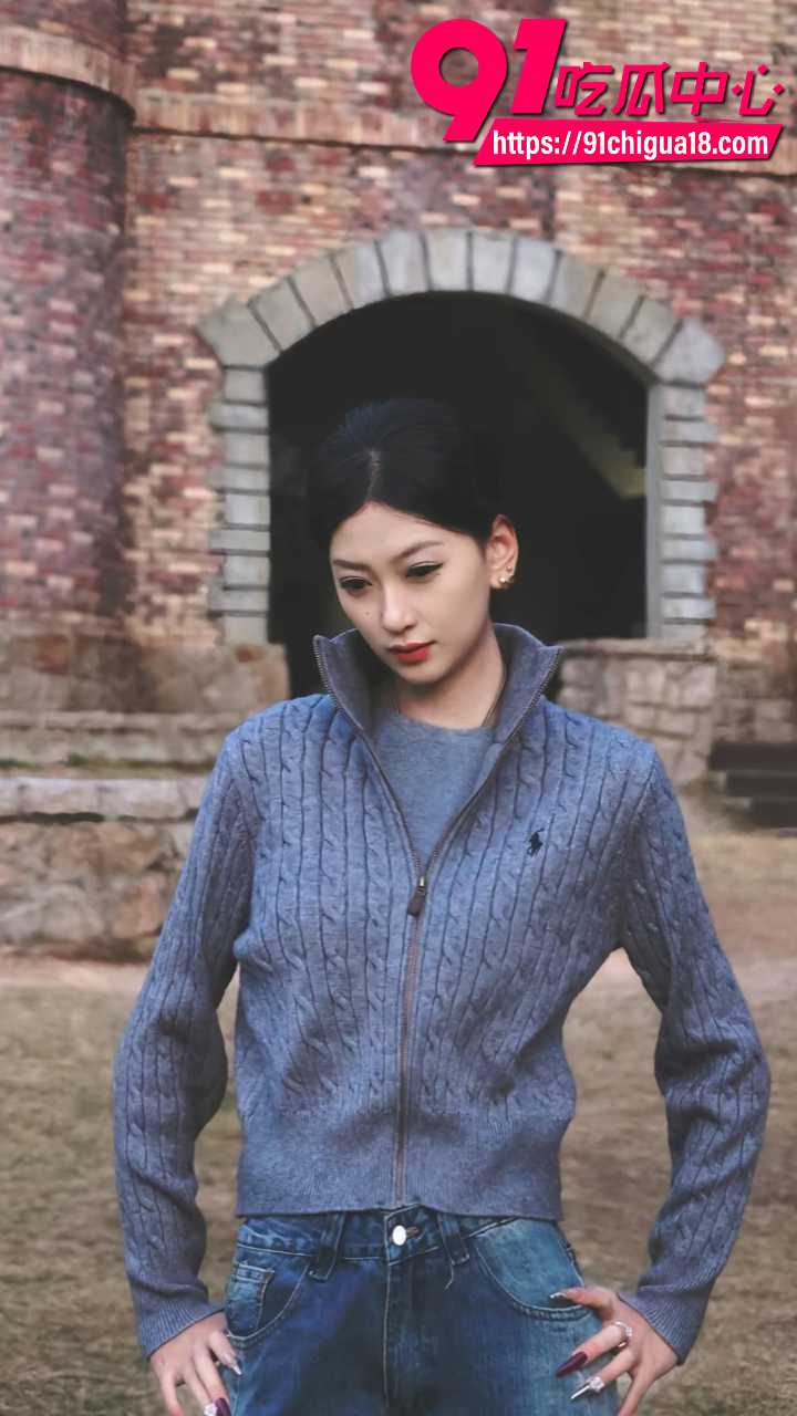 藏族网红扎西巴姆和吉吉打扑克视频疯传12