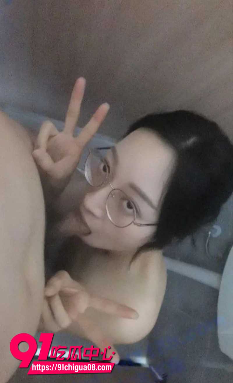 湖南科技大学女大学生张洁谊跟男友在男生宿舍做爱激战4 湖南科技大学女大学生张洁谊跟男友在男生宿舍做爱激战4
