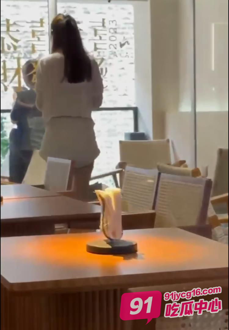 约了个大学生出来装矜持写作业！直接大棒伺候令其沉沦～ 配图2