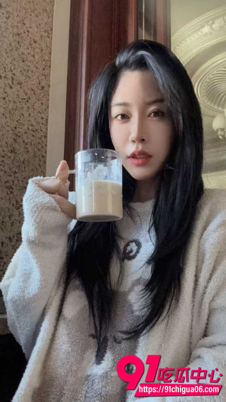 顶级颜值少妇携19岁清纯女儿争抢老公粗硬鸡巴8