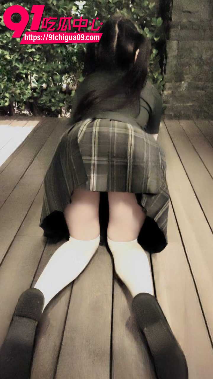 推特极品双马尾少萝咩咩小椰翘臀露穴5