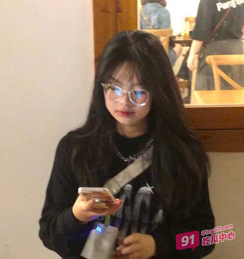 河北石家庄学生妹 小红书认识之后深入交往 她的反差令人咋舌！ 配图3
