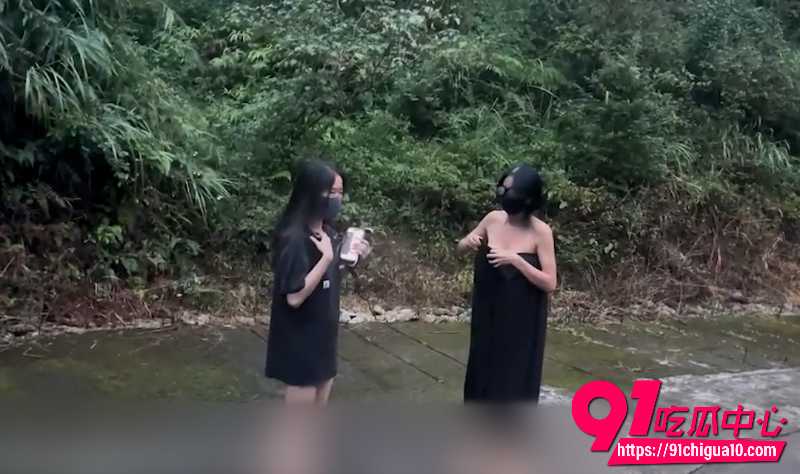 推特博主cikaimoon户外露出天花板御姐合集 各种场合都能露出 惊呆路人